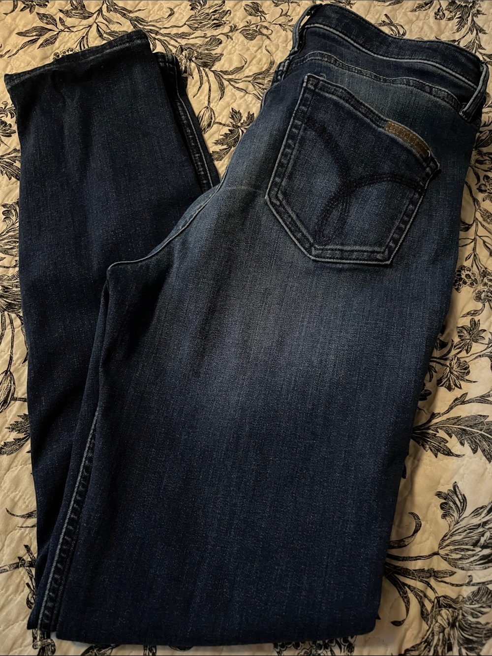 Calvin Klein Jeans Women's Skinny in Dark Blue Wash
